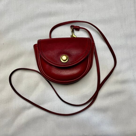 1980's vintage Small Crossbody, Shoulder or Belt Bag - EUC - Picture 2 of 7